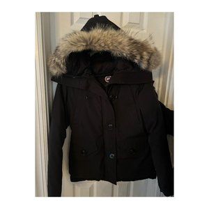 Canda Goose in the color black size small